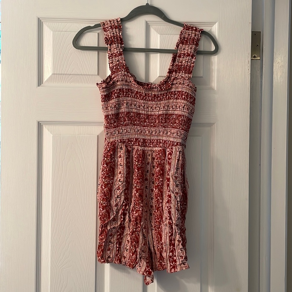 American Eagle red patterned romper size small